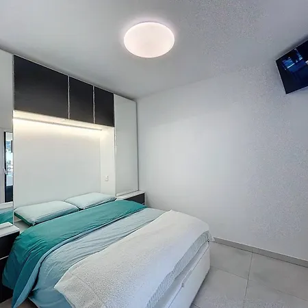 Moderne T3 Avec Piscine Et Terrasse A Calvi - Fr-1-719-28 Apartmán
